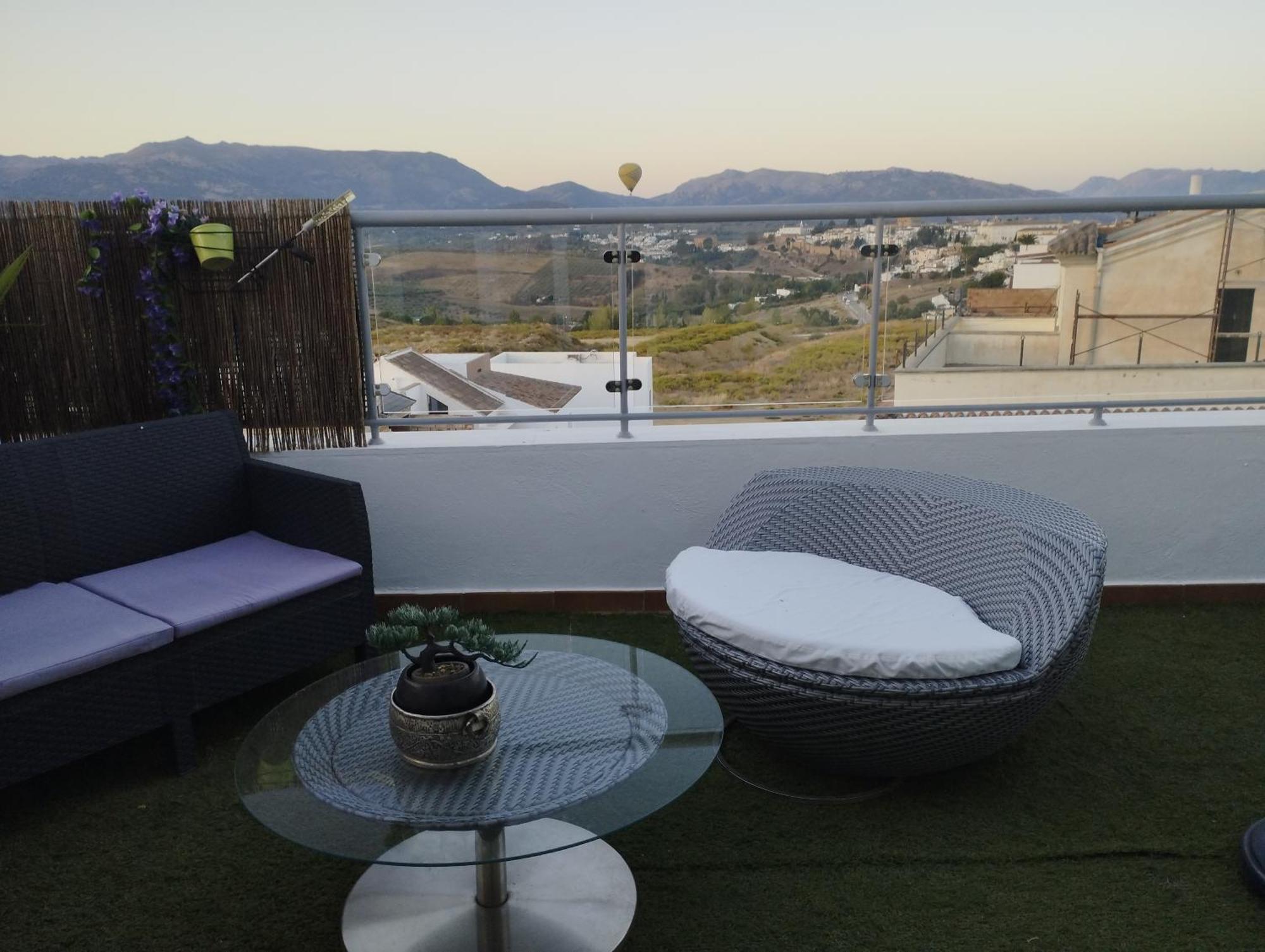 Atico Rilque, Apartamentos Independientes Con Jacuzzi Privado Y Terraza En Ronda Exterior foto