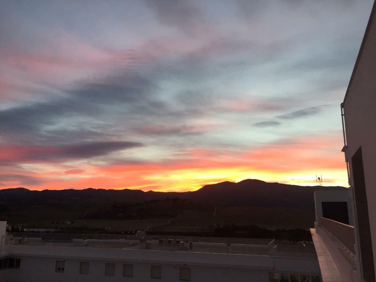 Atico Rilque, Apartamentos Independientes Con Jacuzzi Privado Y Terraza En Ronda Exterior foto