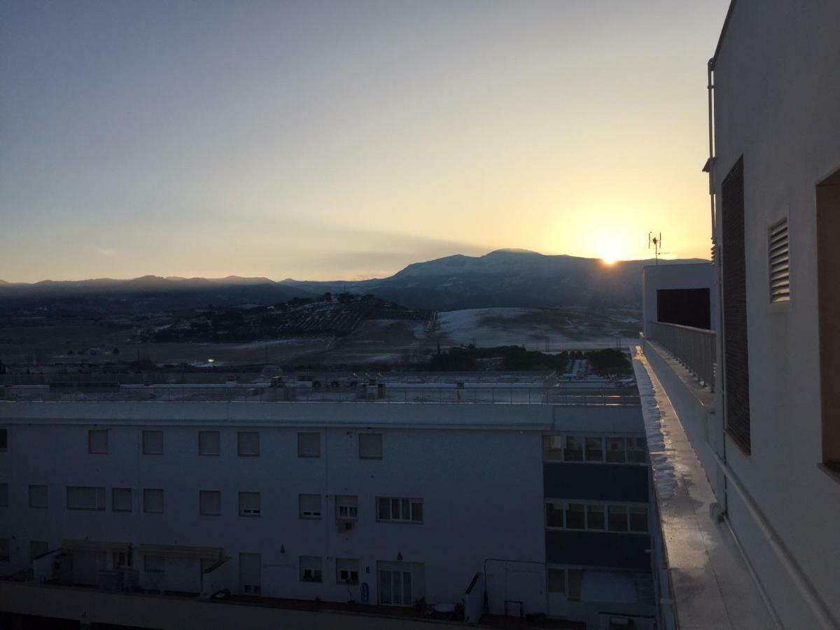 Atico Rilque, Apartamentos Independientes Con Jacuzzi Privado Y Terraza En Ronda Exterior foto